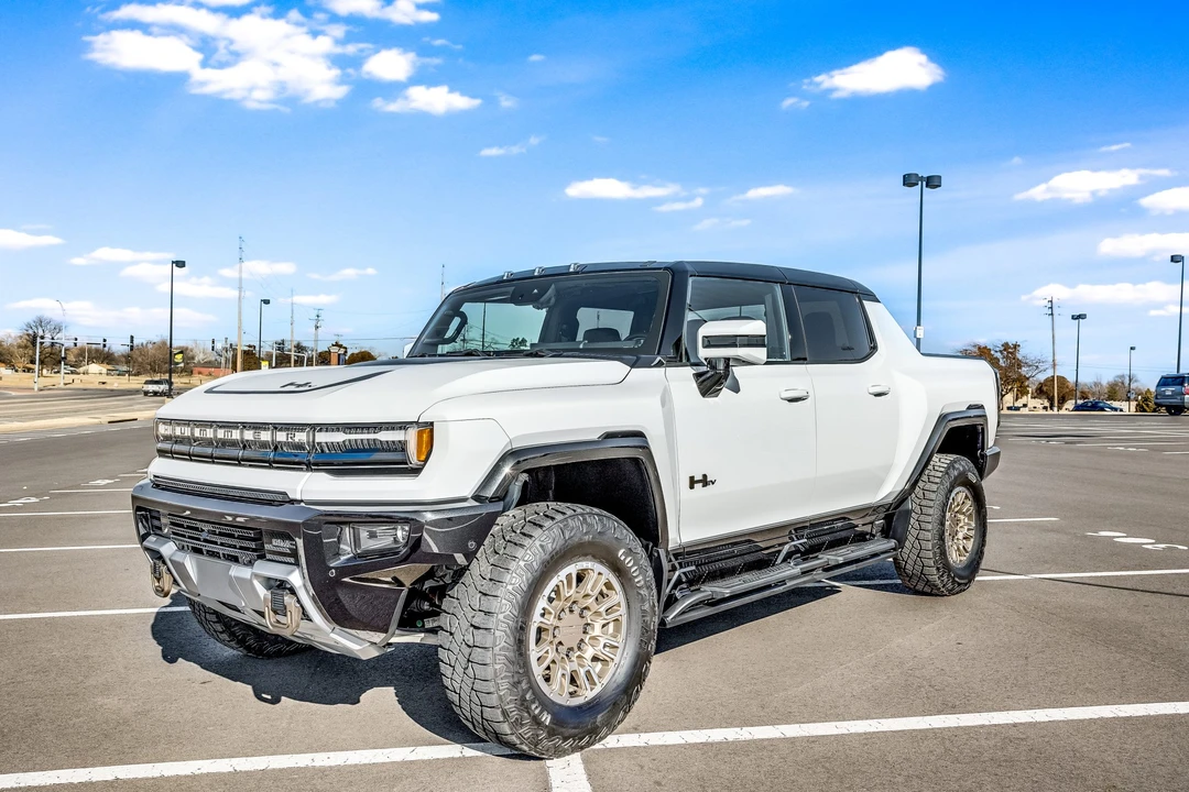 2022 GMC Hummer EV - Image 2 of 31