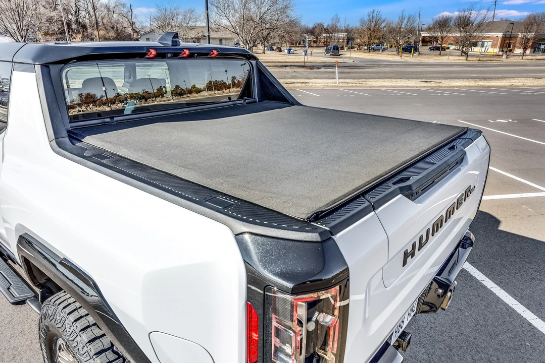 2022 GMC Hummer EV - Image 27 of 31