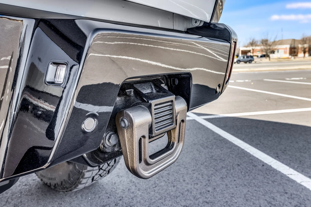 2022 GMC Hummer EV - Image 11 of 31