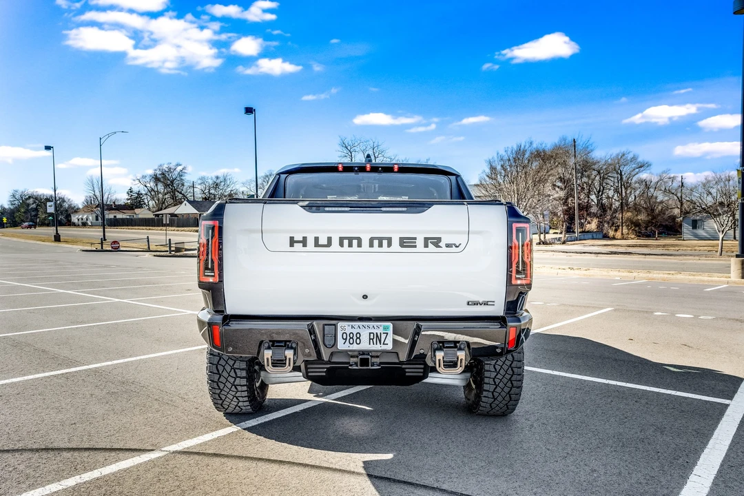 2022 GMC Hummer EV - Image 4 of 31