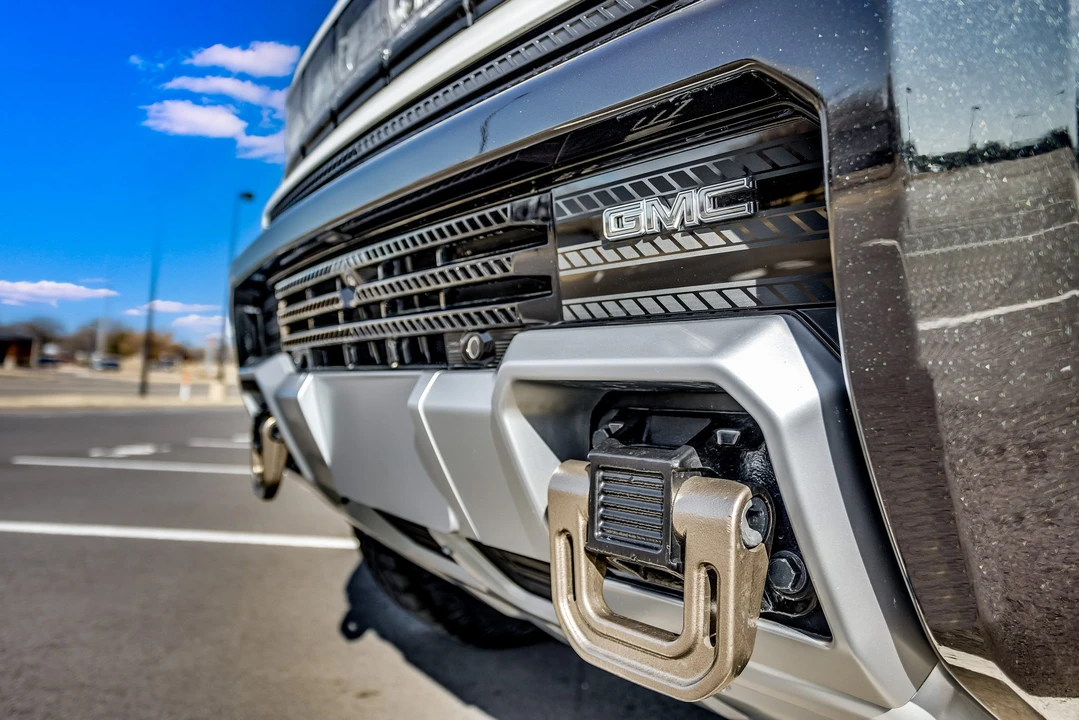 2022 GMC Hummer EV - Image 13 of 31