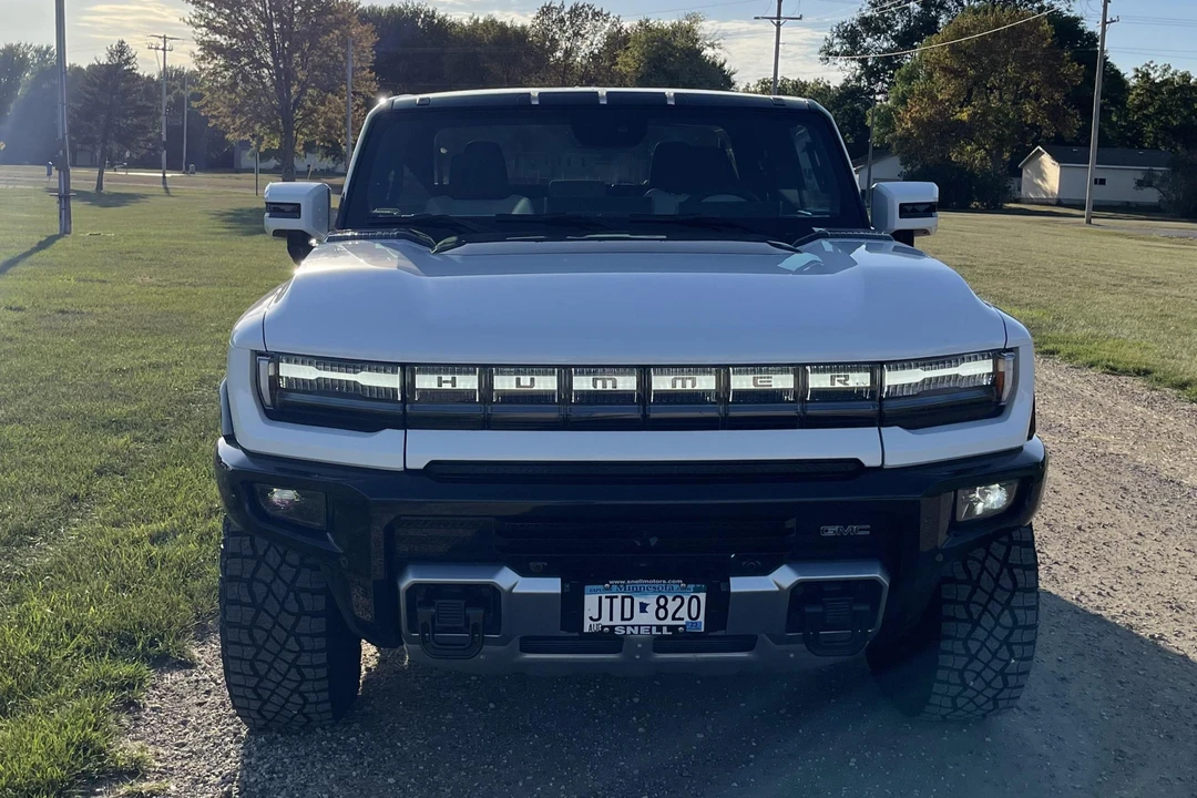 2022 GMC Hummer EV - Image 2 of 31