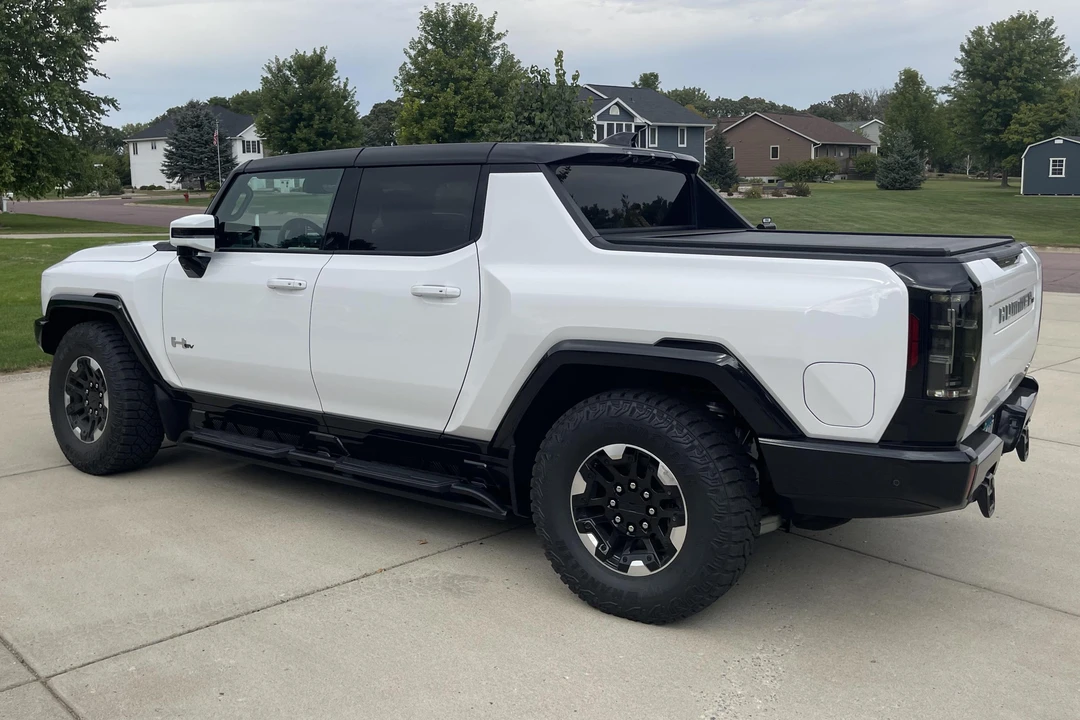 2022 GMC Hummer EV - Image 4 of 31