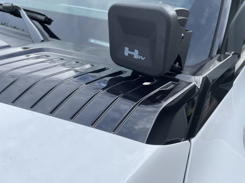 2022 GMC Hummer EV - Image 6 of 8