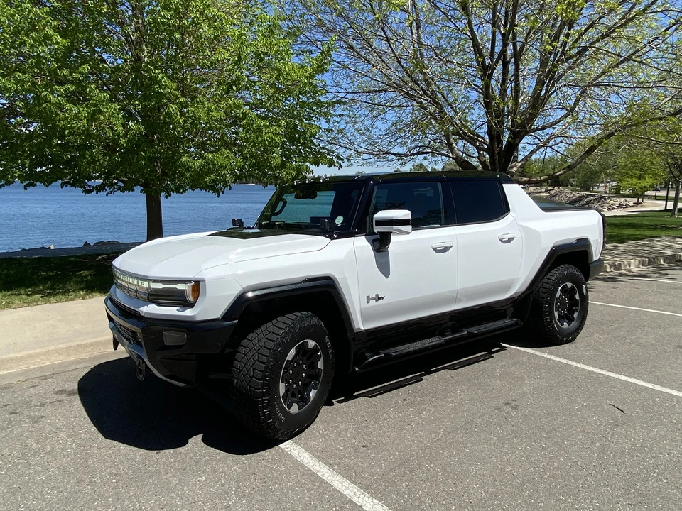 2022 GMC Hummer EV - Image 20 of 31