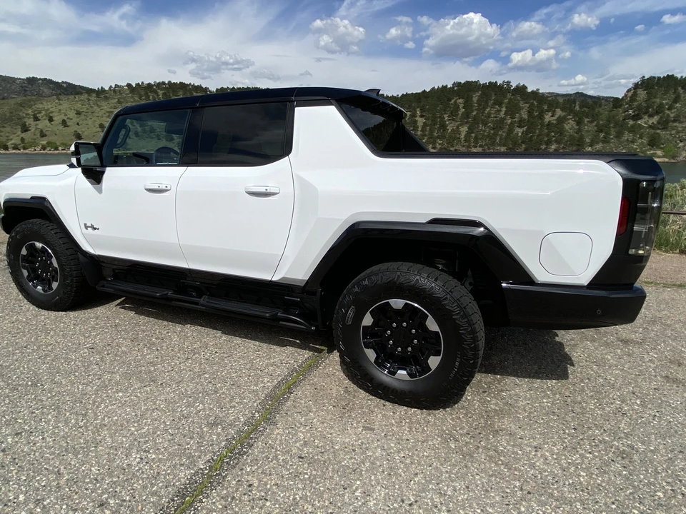 2022 GMC Hummer EV - Image 6 of 31