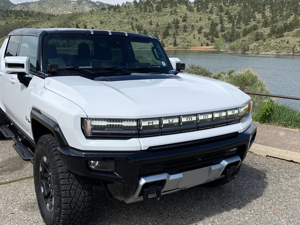 2022 GMC Hummer EV - Image 16 of 31