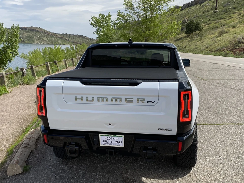 2022 GMC Hummer EV - Image 10 of 31