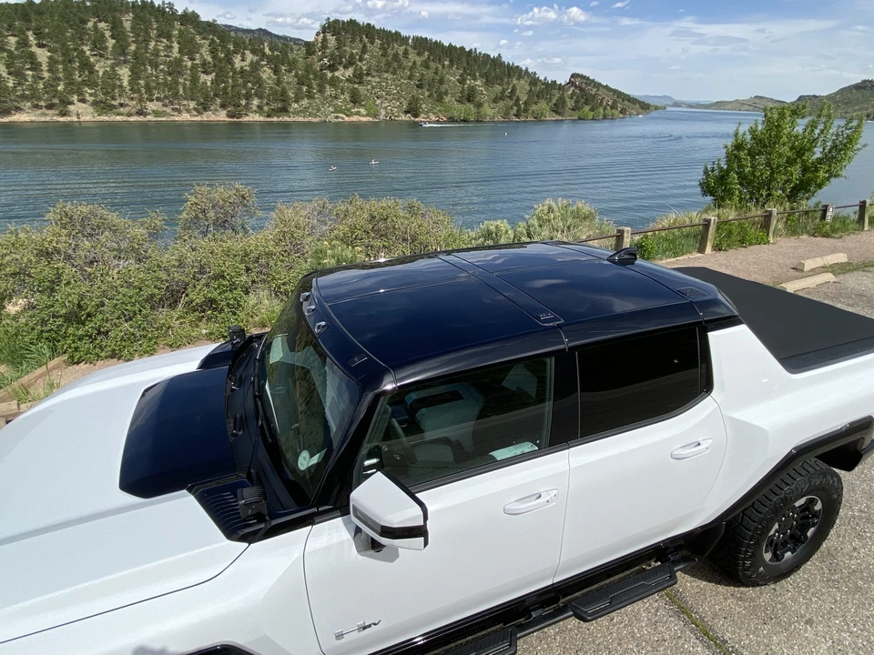 2022 GMC Hummer EV - Image 26 of 31