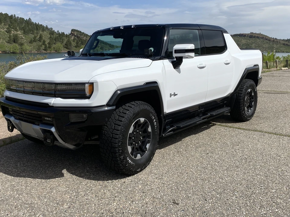 2022 GMC Hummer EV - Image 2 of 31
