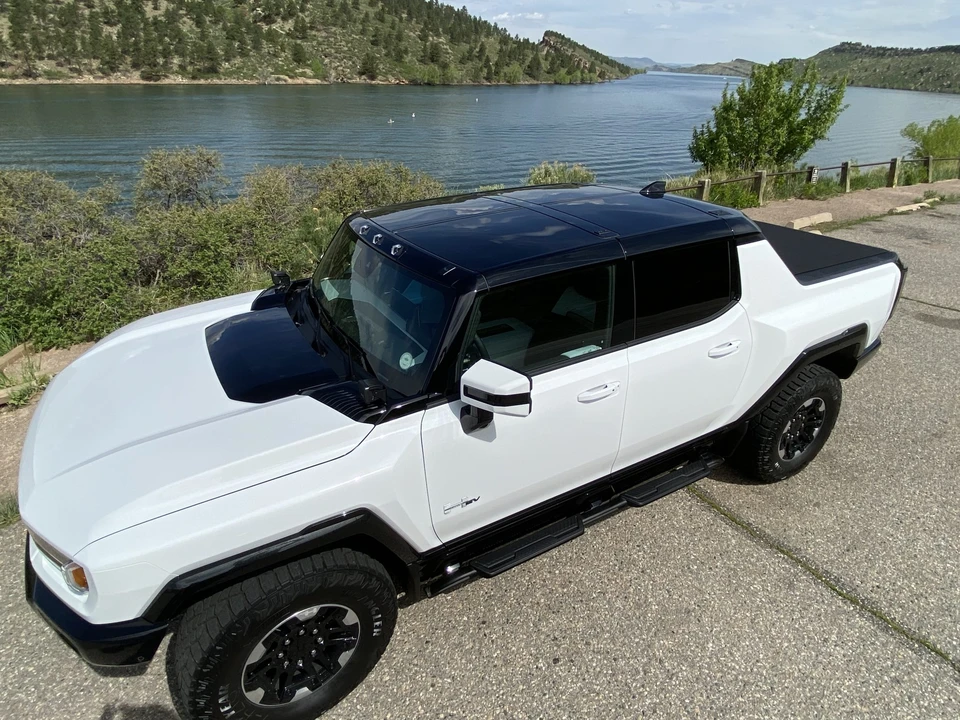 2022 GMC Hummer EV - Image 29 of 31