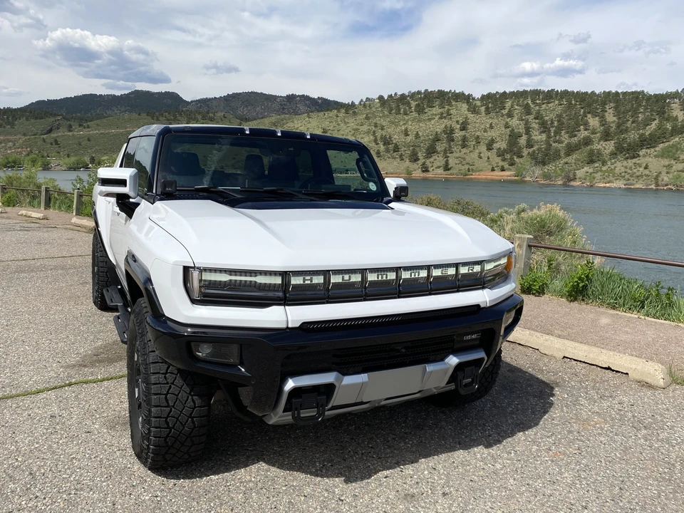 2022 GMC Hummer EV - Image 17 of 31