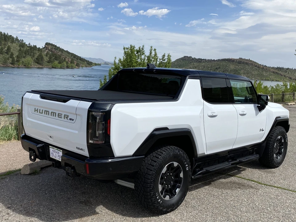 2022 GMC Hummer EV - Image 13 of 31