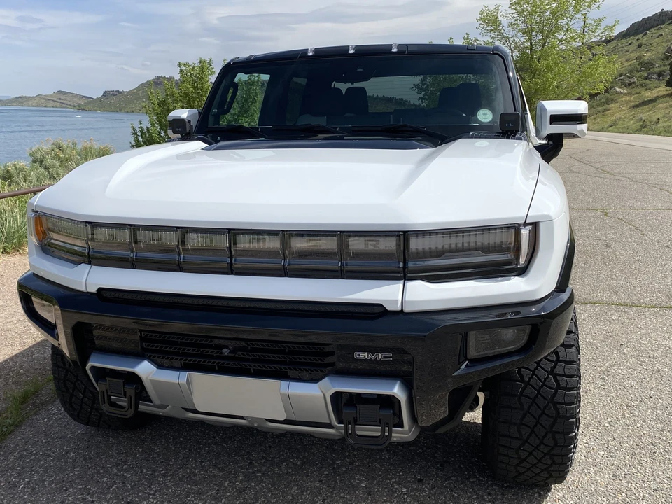 2022 GMC Hummer EV - Image 19 of 31