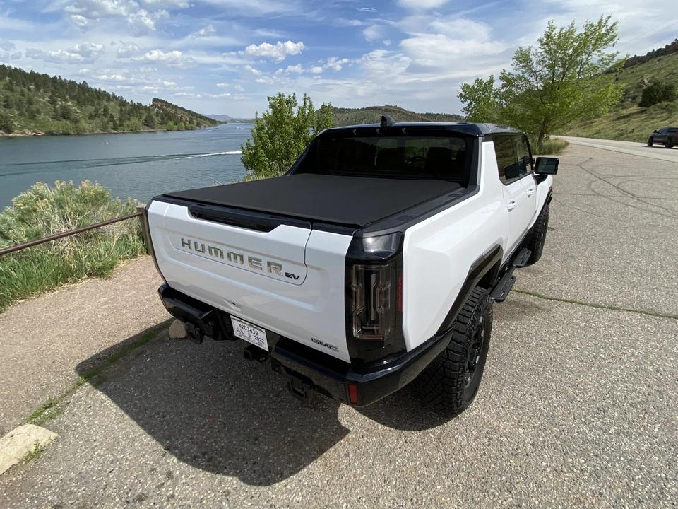2022 GMC Hummer EV - Image 11 of 31