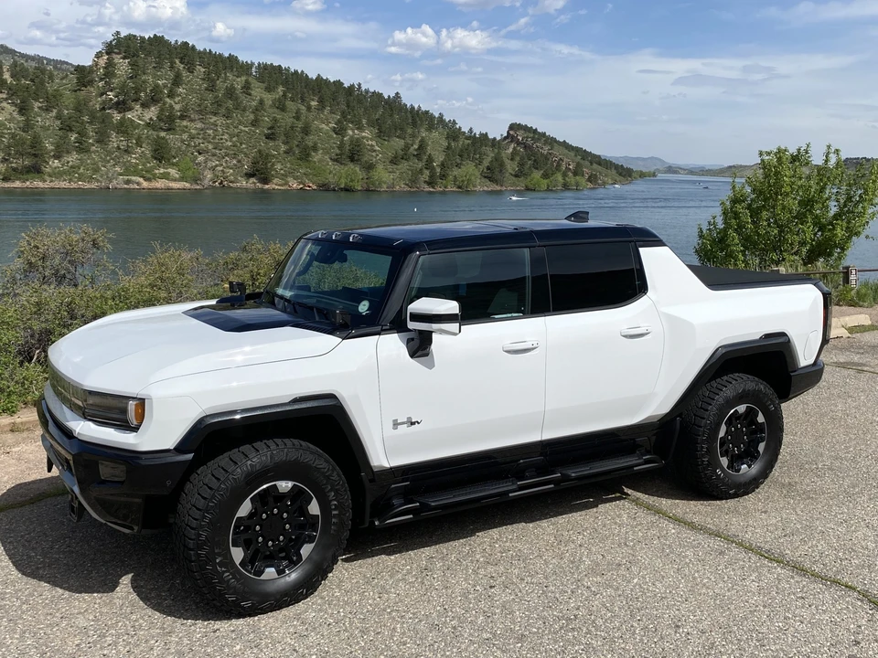 2022 GMC Hummer EV - Image 5 of 31