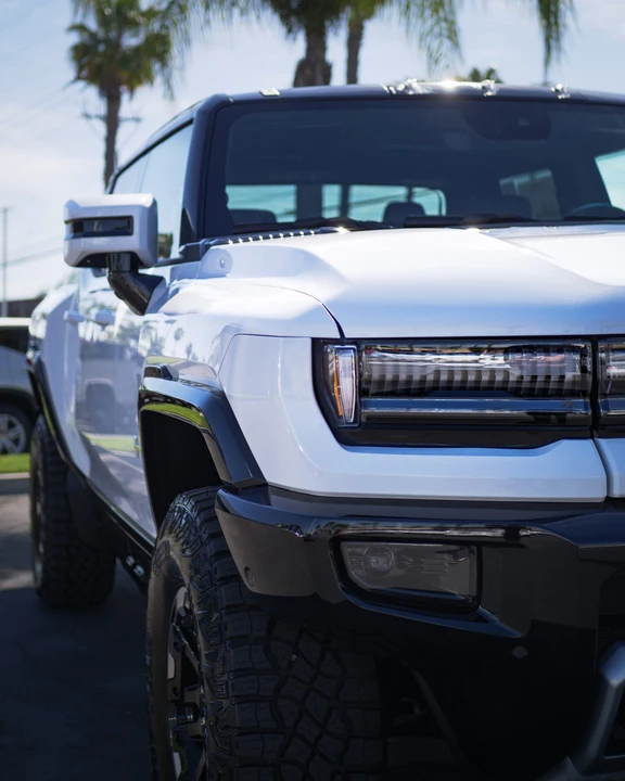 2022 GMC Hummer EV - Image 21 of 31