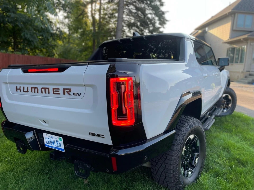 2022 GMC Hummer EV - Image 23 of 31