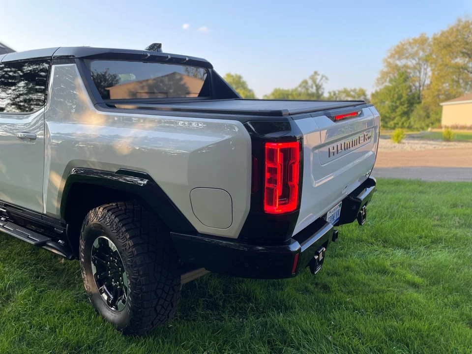 2022 GMC Hummer EV - Image 24 of 31