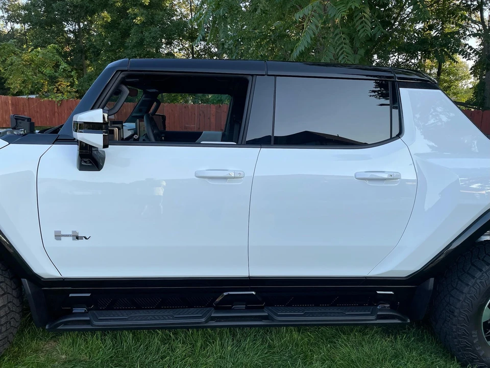 2022 GMC Hummer EV - Image 27 of 31