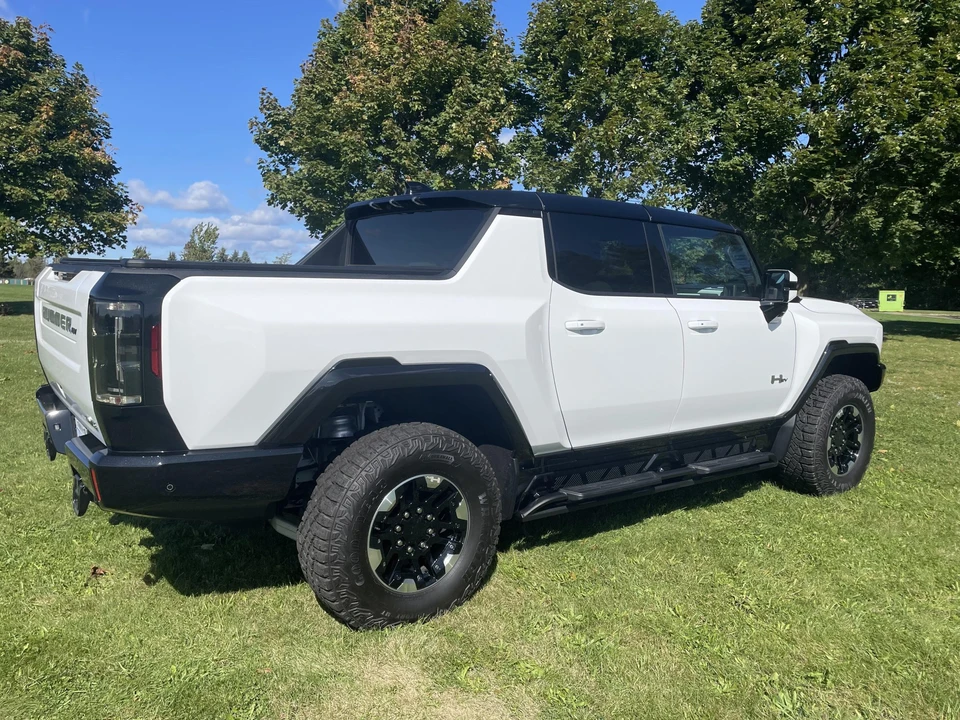 2022 GMC Hummer EV - Image 5 of 31