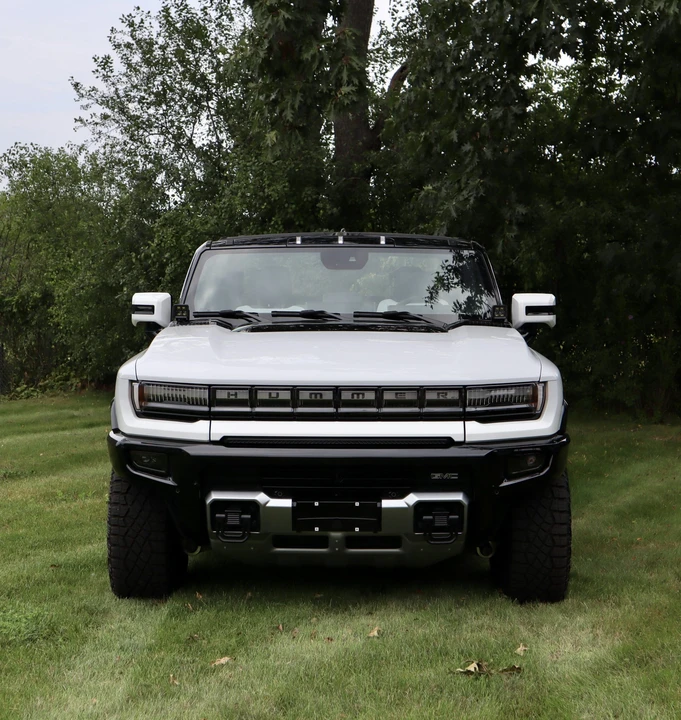 2022 GMC Hummer EV - Image 12 of 31