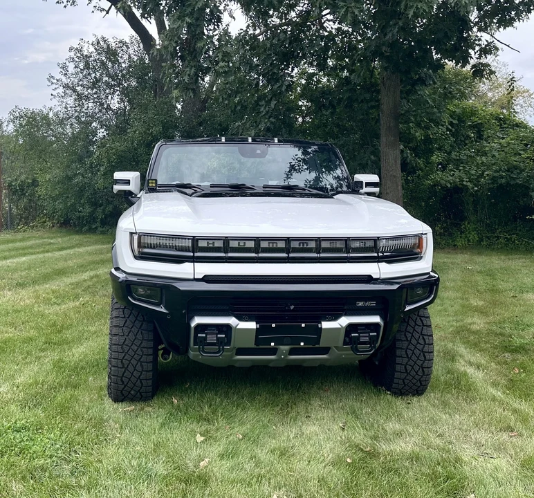 2022 GMC Hummer EV - Image 13 of 31