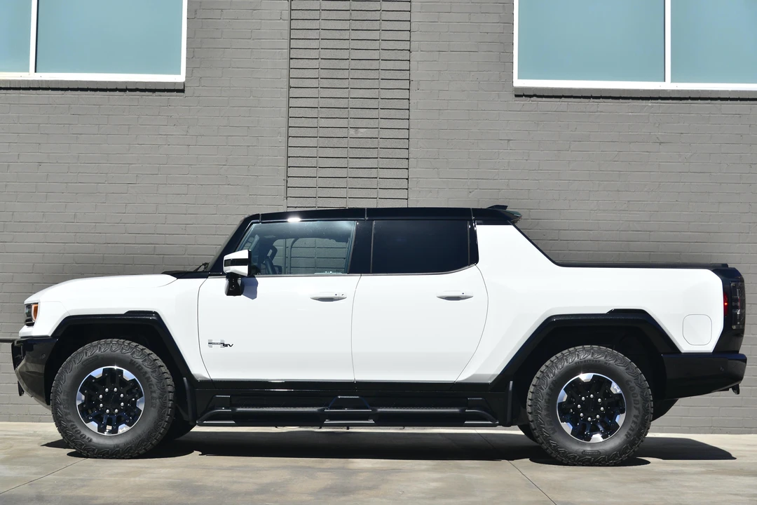 2022 GMC Hummer EV - Image 3 of 31