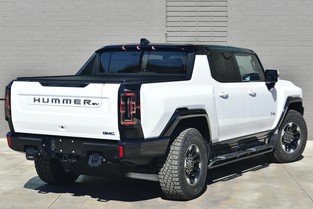 2022 GMC Hummer EV - Image 4 of 31