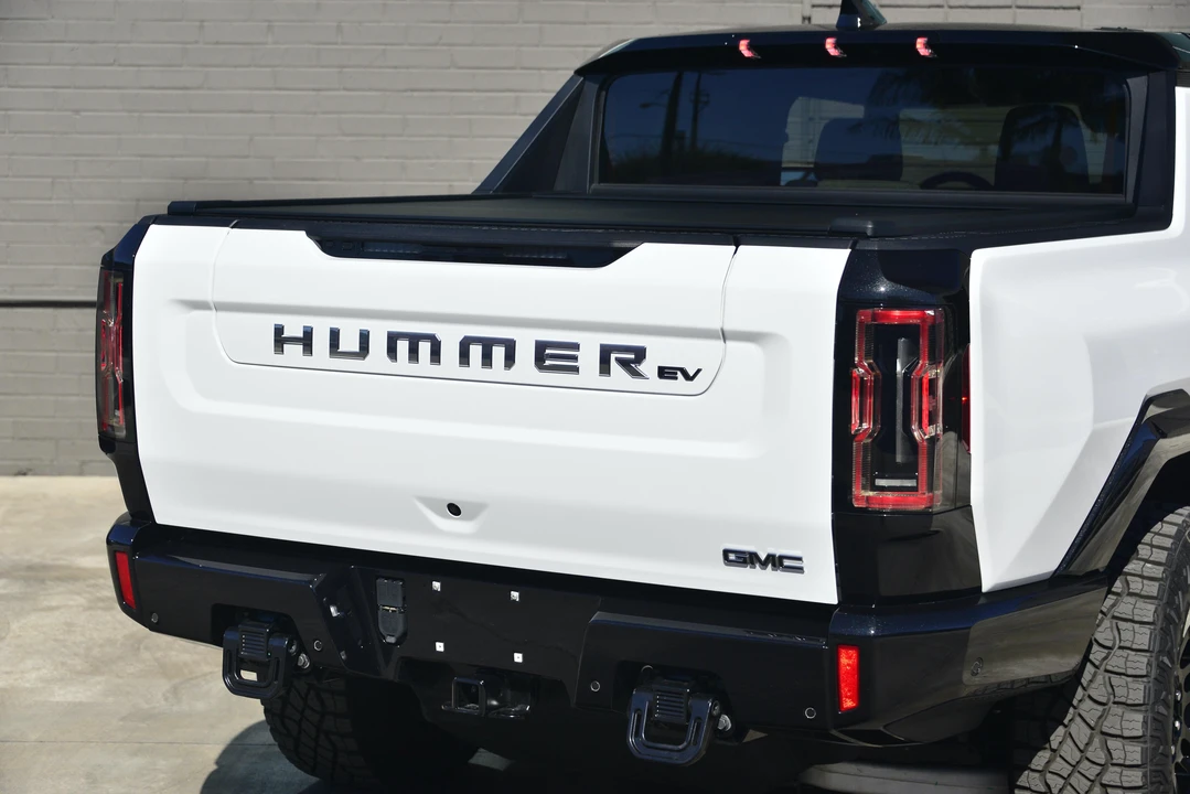 2022 GMC Hummer EV - Image 23 of 31