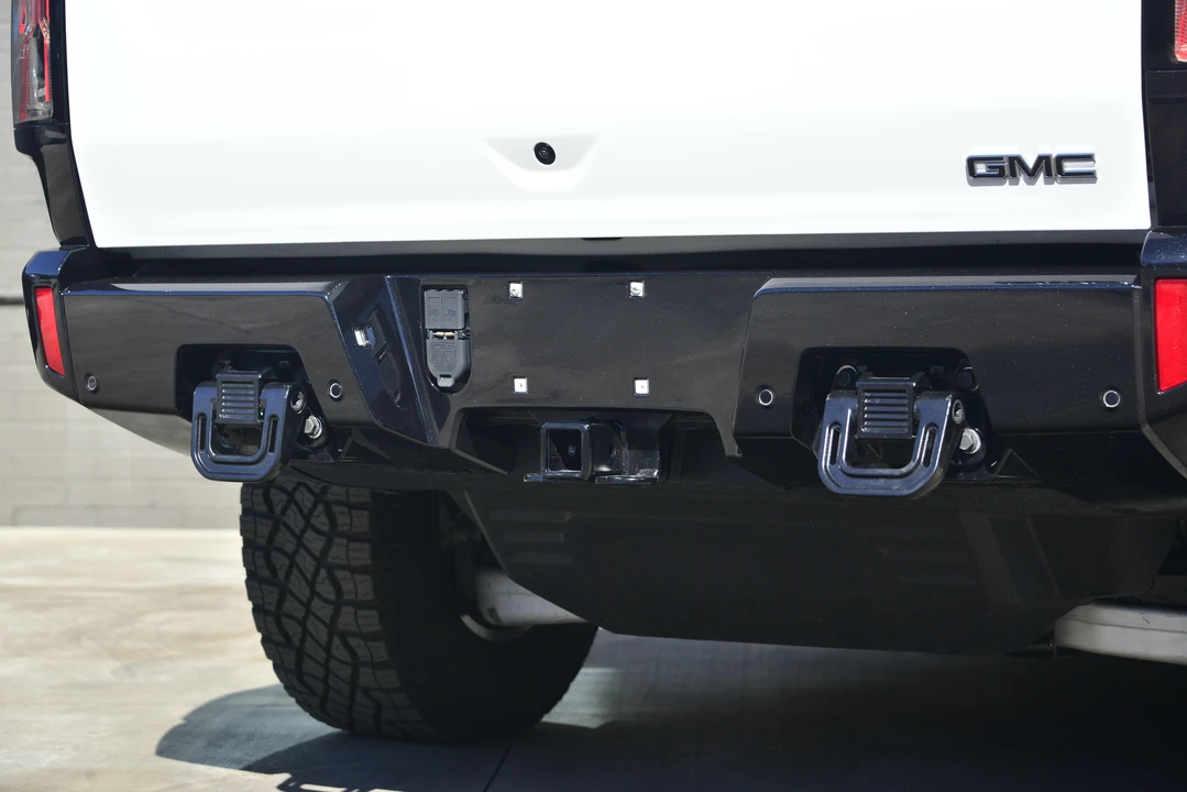 2022 GMC Hummer EV - Image 26 of 31
