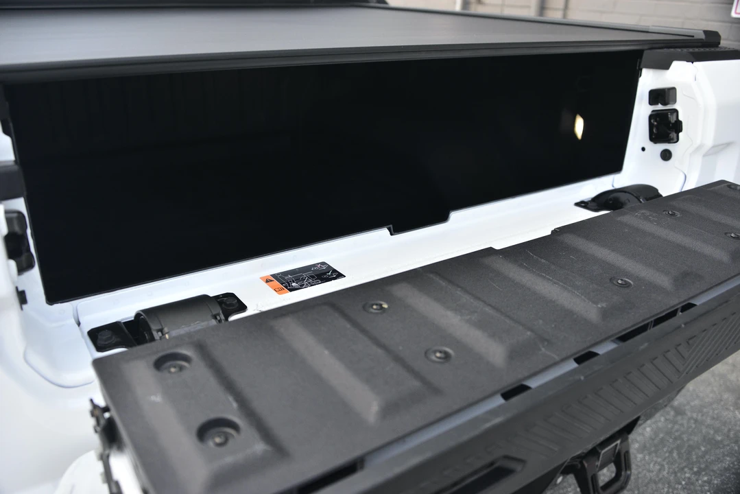 2022 GMC Hummer EV - Image 24 of 31
