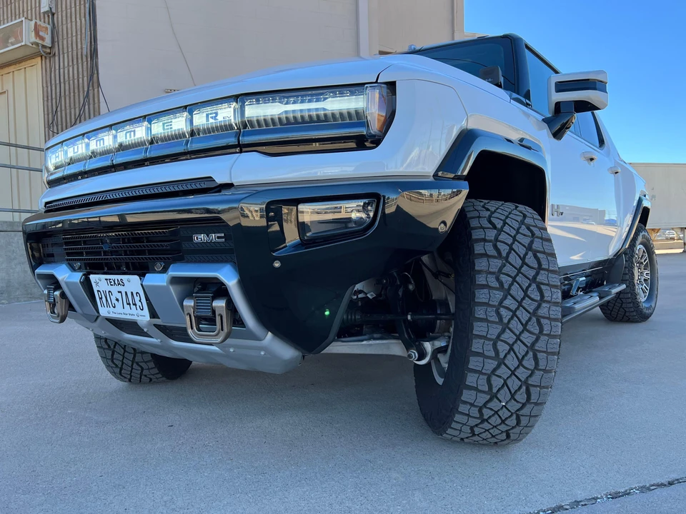 2022 GMC Hummer EV - Image 23 of 31