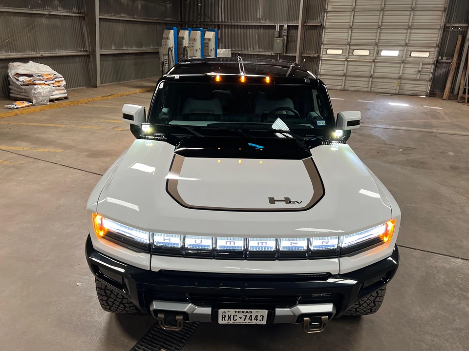 2022 GMC Hummer EV - Image 6 of 31