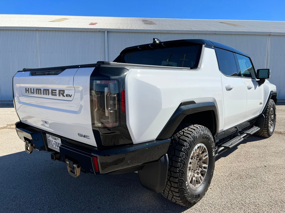 2022 GMC Hummer EV - Image 31 of 31