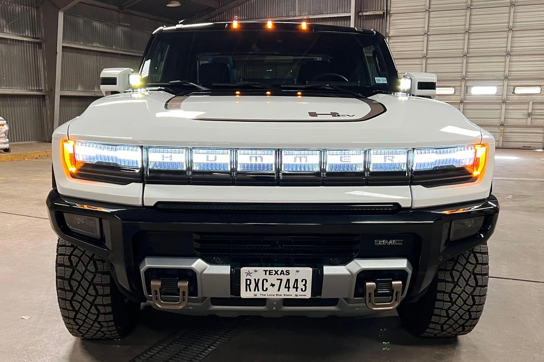 2022 GMC Hummer EV - Image 2 of 31