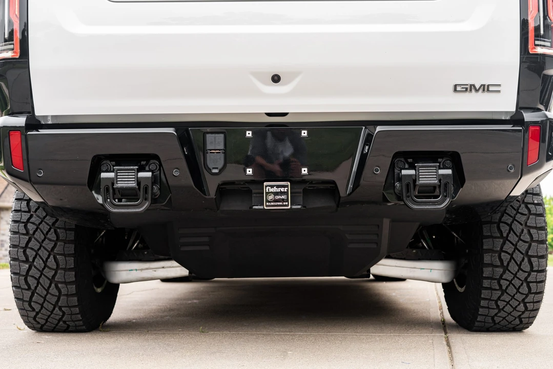 2022 GMC Hummer EV - Image 21 of 31