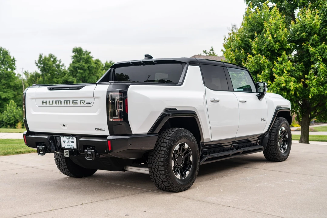 2022 GMC Hummer EV - Image 6 of 31