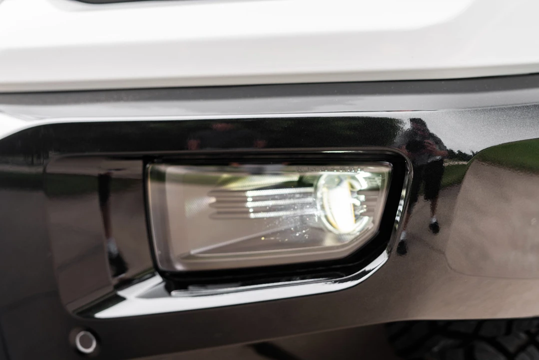2022 GMC Hummer EV - Image 15 of 31