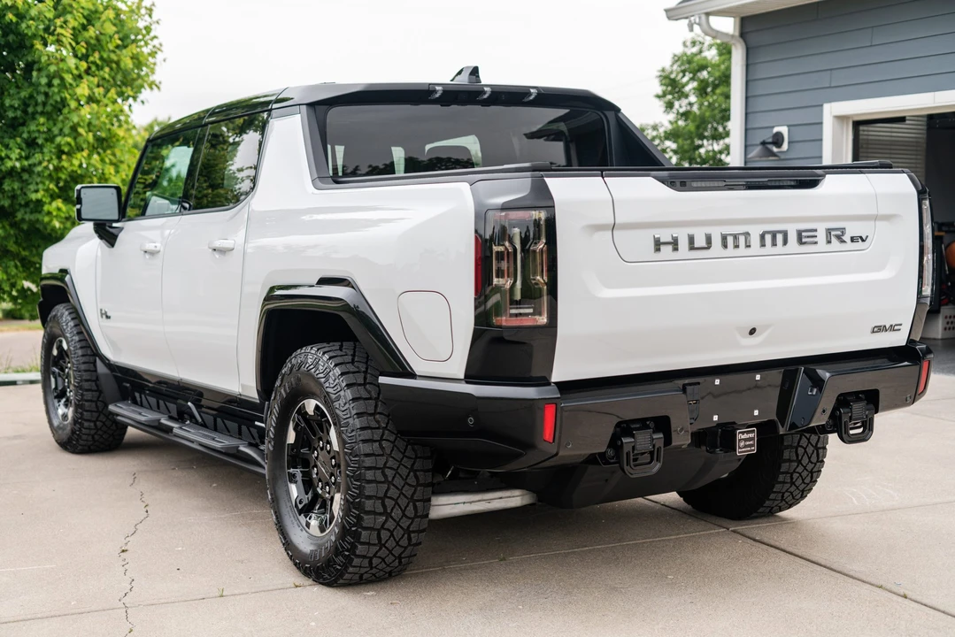 2022 GMC Hummer EV - Image 4 of 31