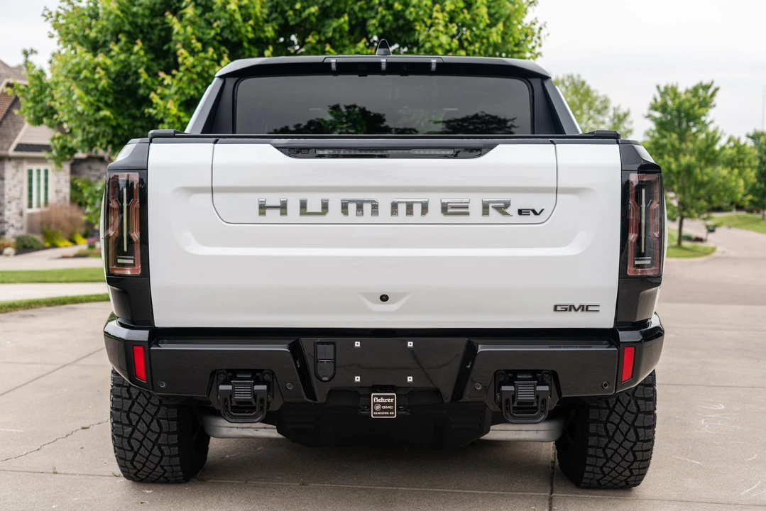 2022 GMC Hummer EV - Image 5 of 31