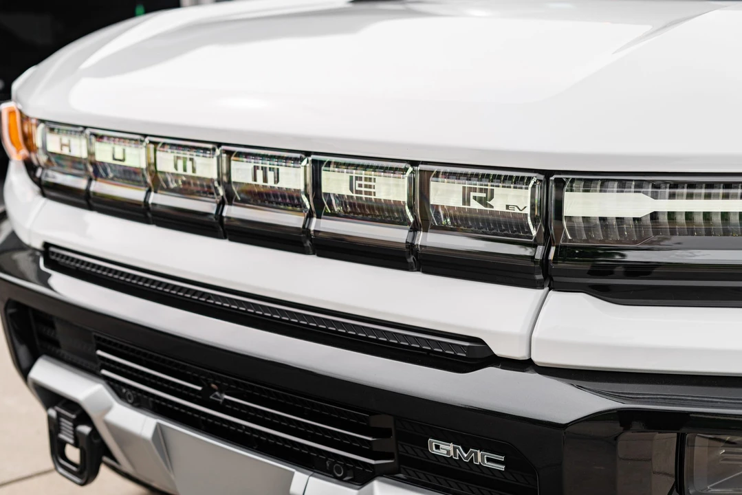 2022 GMC Hummer EV - Image 31 of 31