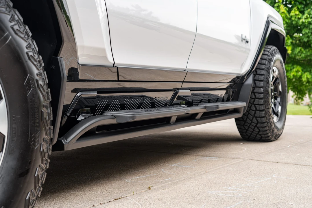 2022 GMC Hummer EV - Image 17 of 31