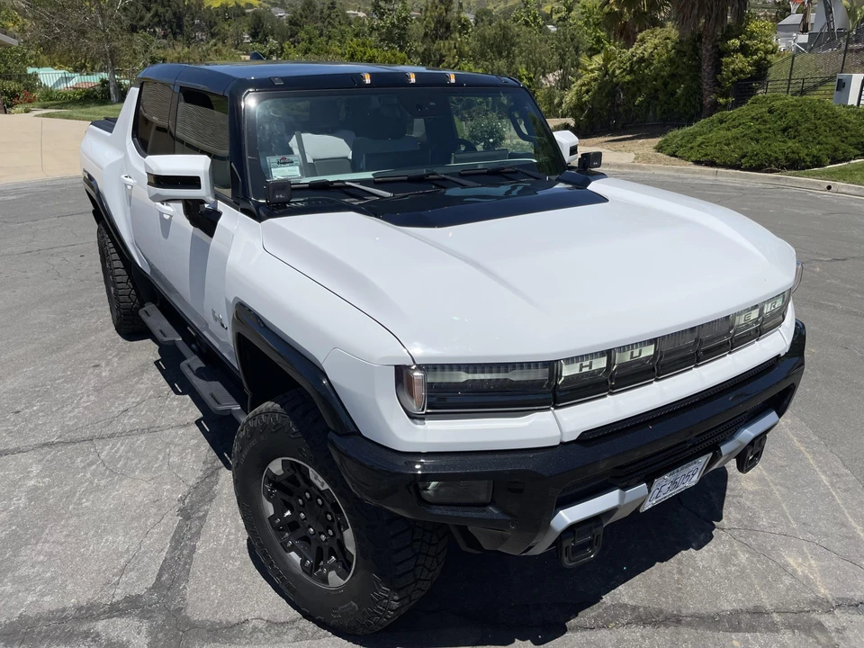 2022 GMC Hummer EV - Image 30 of 31