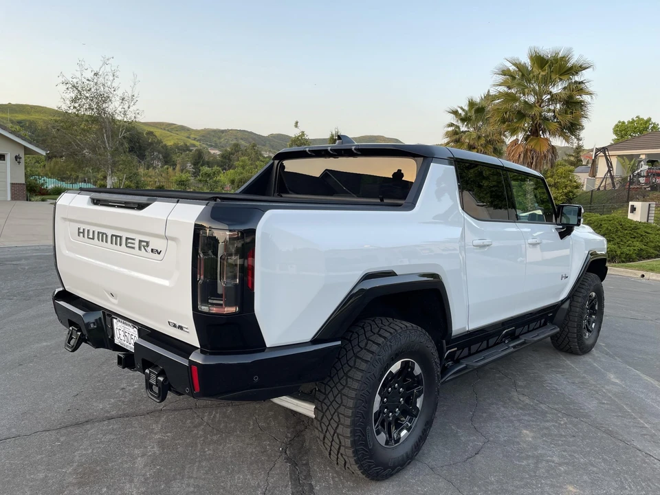 2022 GMC Hummer EV - Image 5 of 31