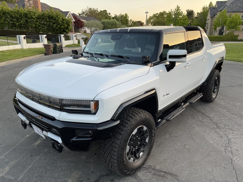 2022 GMC Hummer EV - Image 6 of 31