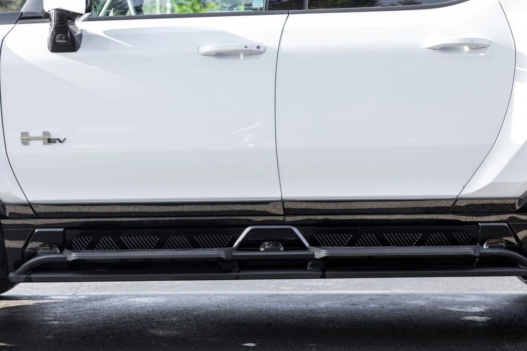 2022 GMC Hummer EV - Image 15 of 31