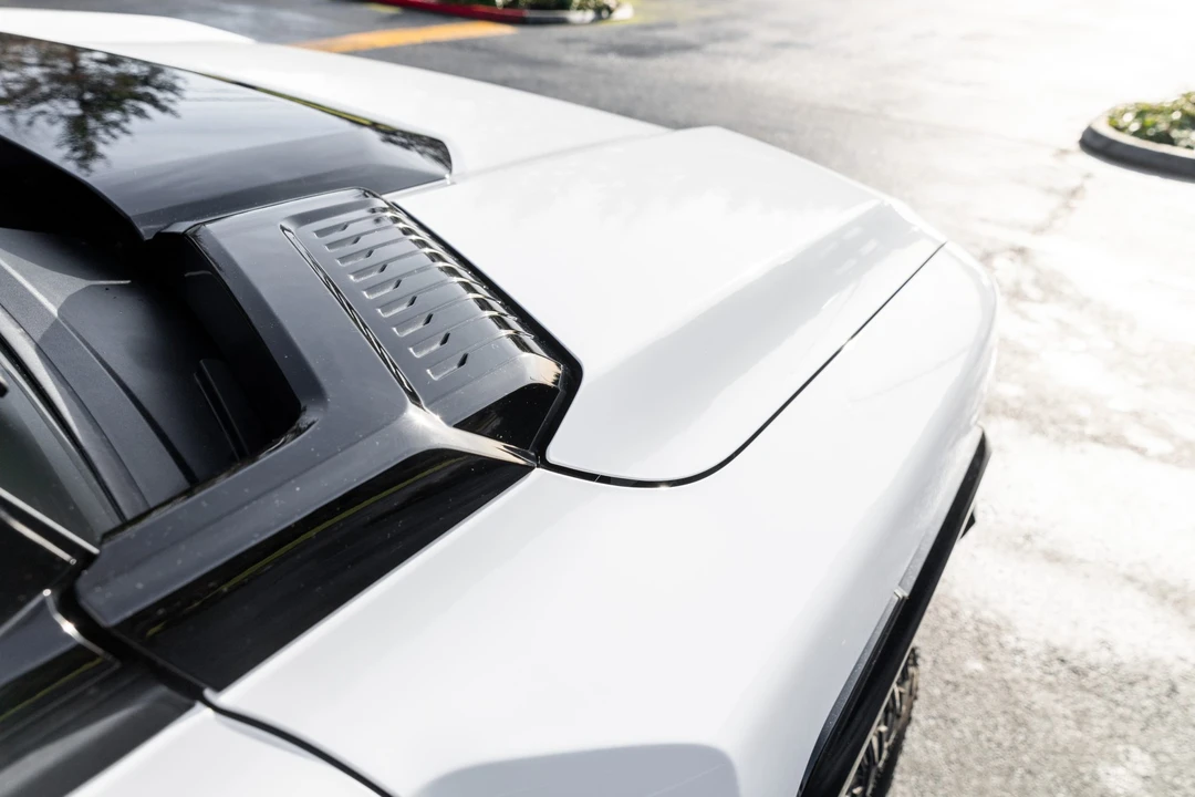 2022 GMC Hummer EV - Image 13 of 31
