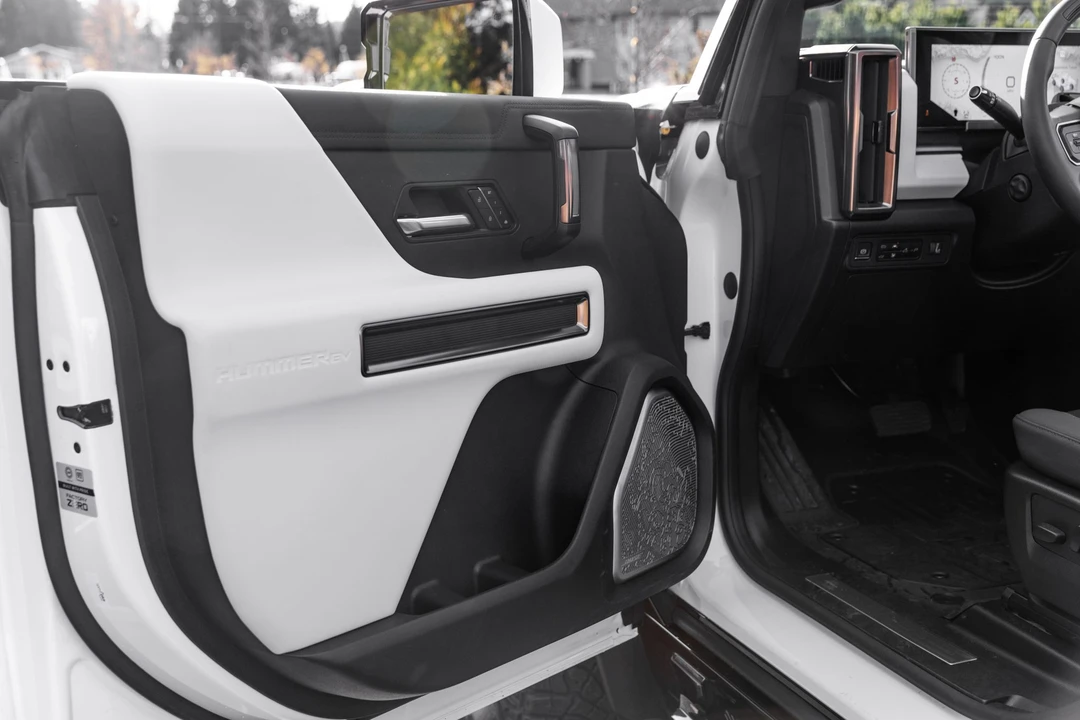 2022 GMC Hummer EV - Image 31 of 31
