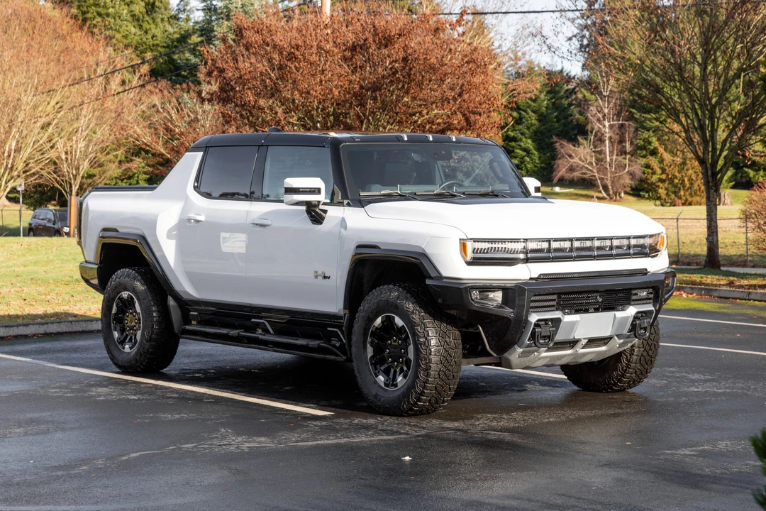 2022 GMC Hummer EV - Image 8 of 31